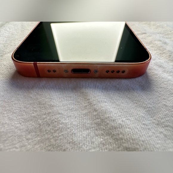 iPhone 13 Mini PRODUCT(RED) - Picture 3 of 7